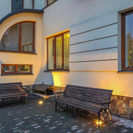 Gerdan Hotel Yaremche Bagian luar foto