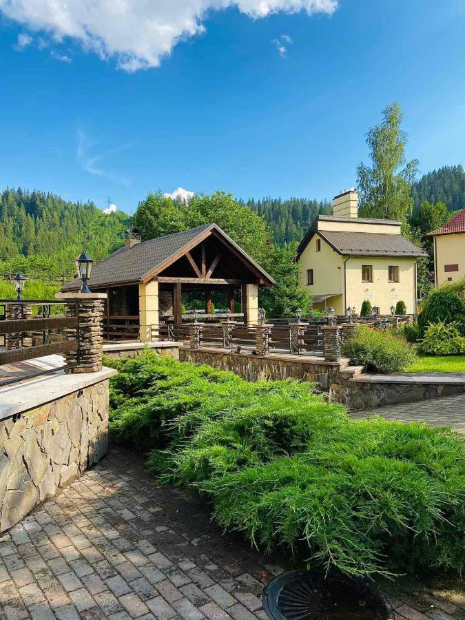 Gerdan Hotel Yaremche Bagian luar foto