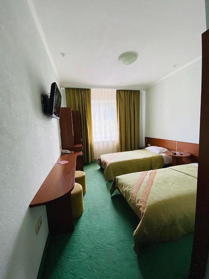 Gerdan Hotel Yaremche Bagian luar foto