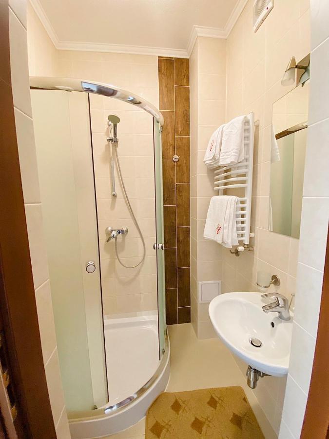 Gerdan Hotel Yaremche Bagian luar foto