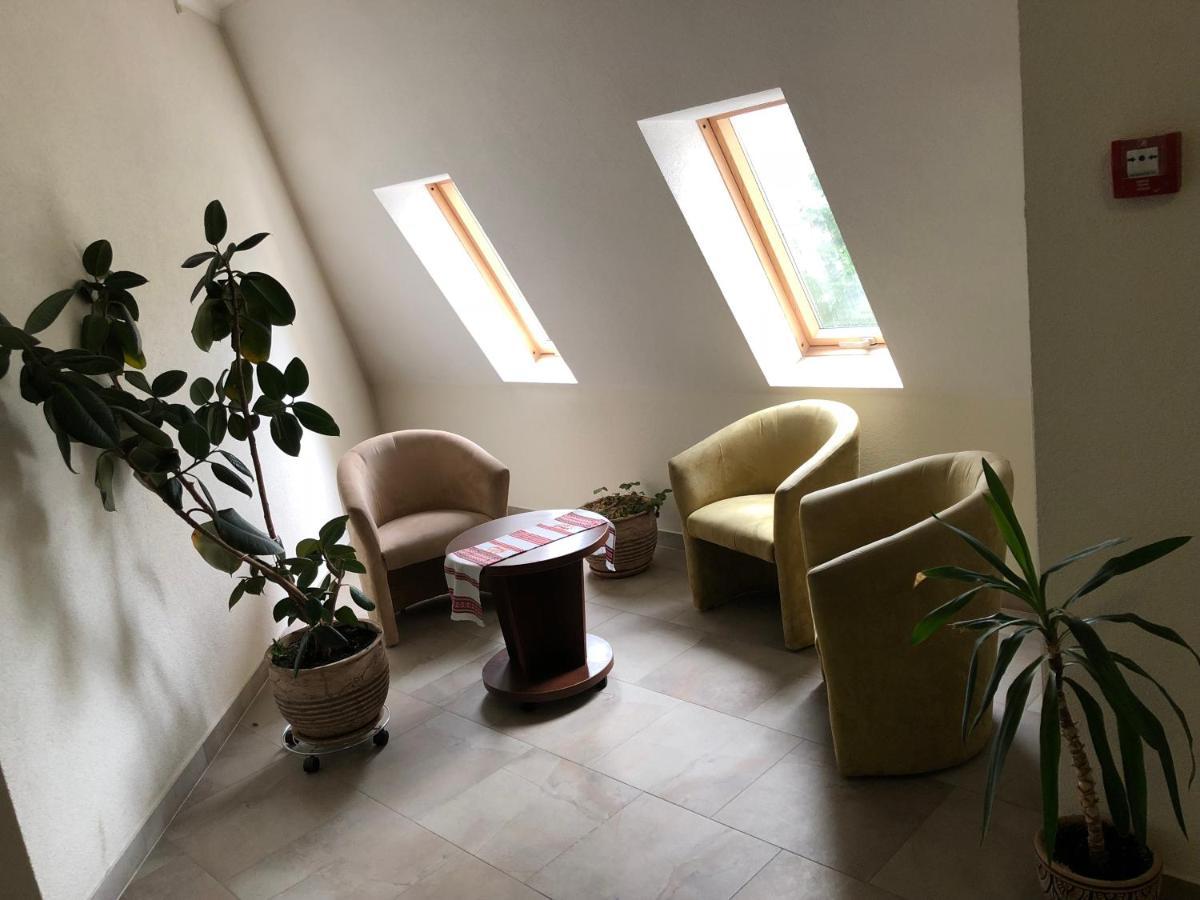 Gerdan Hotel Yaremche Bagian luar foto