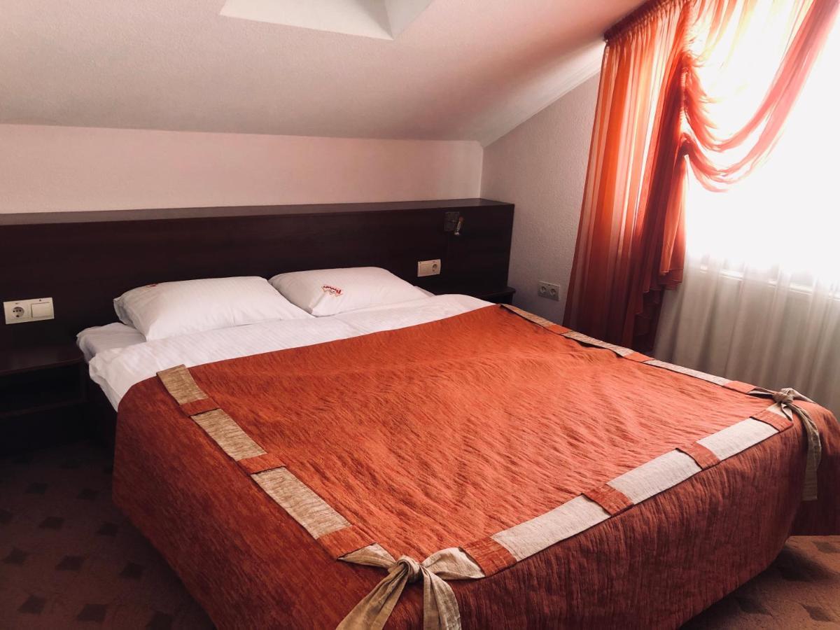 Gerdan Hotel Yaremche Bagian luar foto